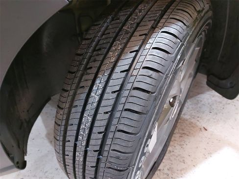 Used 2024 Hyundai Venue SEL image 31