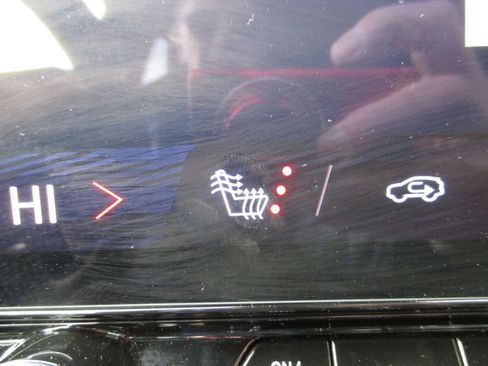 Used 2024 Chevrolet Blazer EV LT image 21