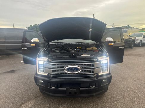 Used 2019 Ford F350 Platinum w/ Platinum Ultimate Package AWD/4WD image 11