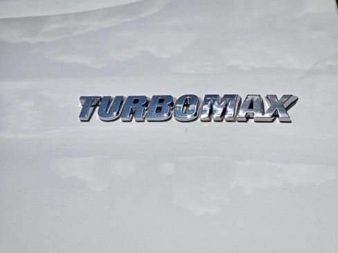 Used 2024 Chevrolet Silverado 1500 LT AWD/4WD image 8
