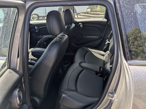 Used 2017 MINI Cooper 4-Door Hardtop FWD image 27