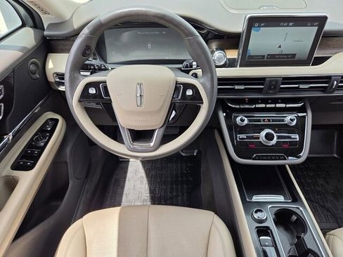 Used 2022 Lincoln Corsair Reserve w/ Equipment Group 201A FWD image 13