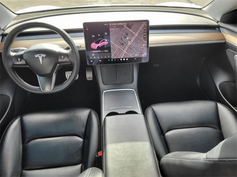 Used 2021 Tesla Model 3 Performance image 11