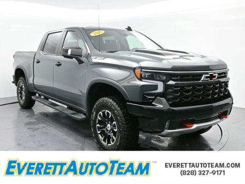 Used 2025 Chevrolet Silverado 1500 ZR2 w/ Technology Package image 1