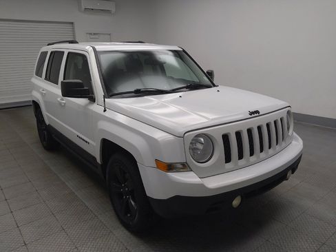 Used 2015 Jeep Patriot Sport w/ Power Value Group FWD image 13