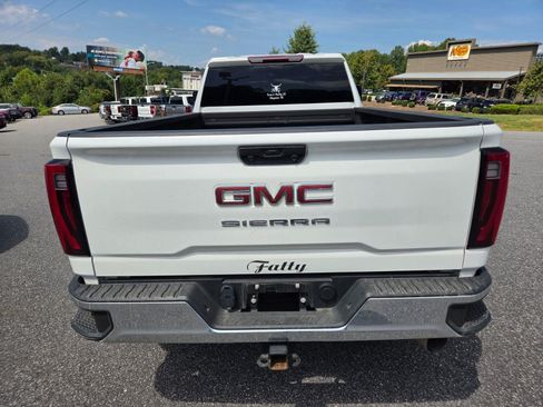 Used 2024 GMC Sierra 3500 Pro AWD/4WD image 8