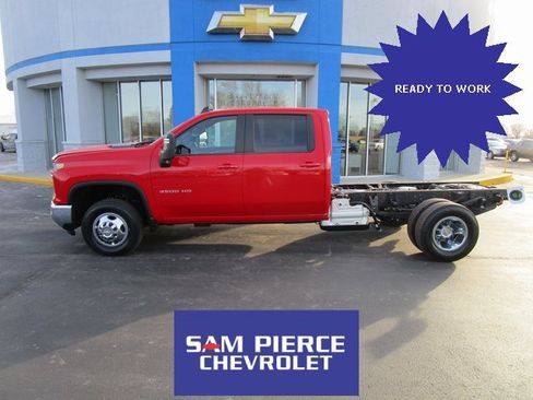 Used 2024 Chevrolet Silverado 3500 LT w/ Convenience Package image 1