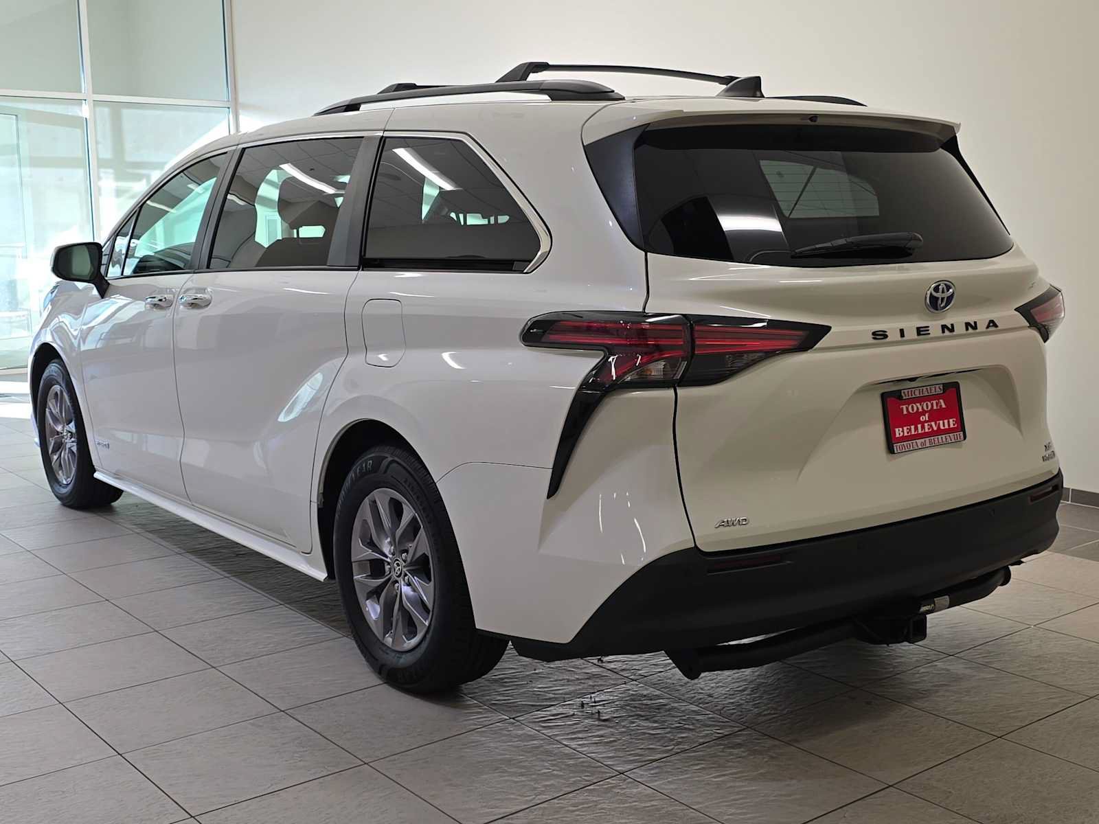 Certified 2021 Toyota Sienna XLE AWD/4WD image 4