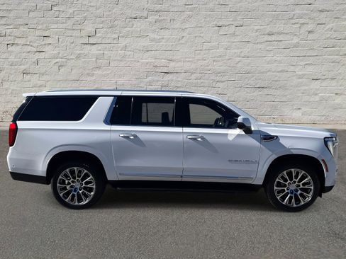 Used 2025 GMC Yukon XL Denali image 4