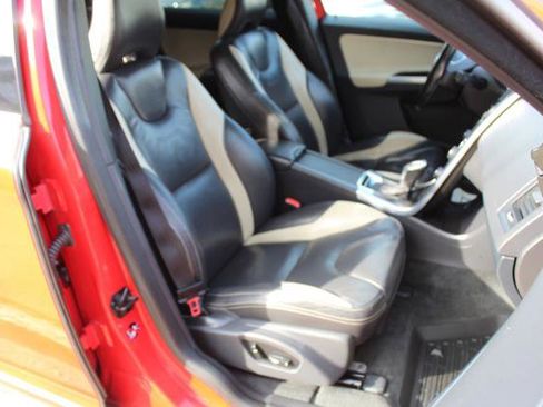 Used 2013 Volvo XC60 T6 image 18