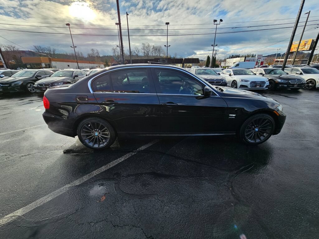 Used 2011 BMW 335i xDrive Sedan AWD/4WD image 6