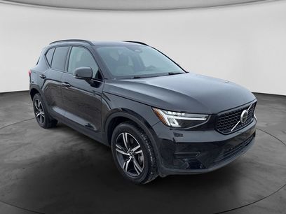 Used 2024 Volvo XC40 B5 Core