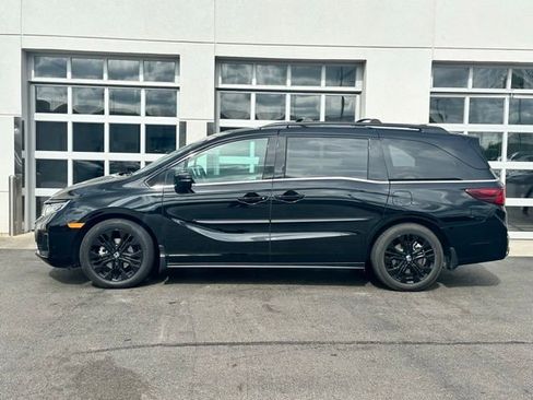 Used 2026 Honda Odyssey Sport-L image 3