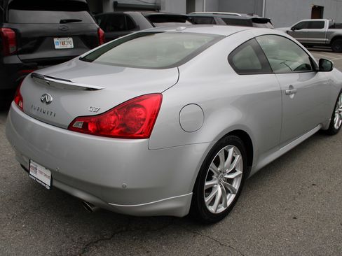 Used 2013 INFINITI G37 Journey w/ Premium Pkg image 3