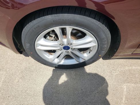 Used 2018 Ford Fusion SE w/ Fusion SE Technology Package FWD image 38