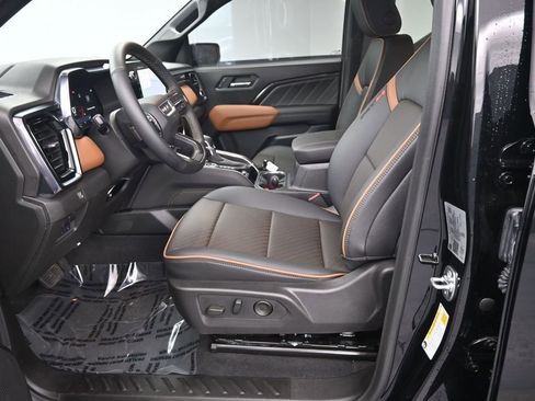Used 2025 GMC Canyon AT4 w/ Nightfall Edition AWD/4WD image 27