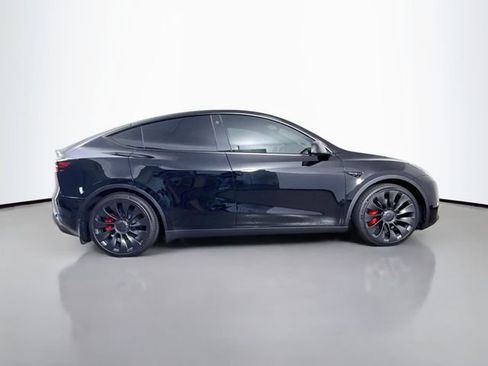 Used 2023 Tesla Model Y Performance AWD/4WD image 8