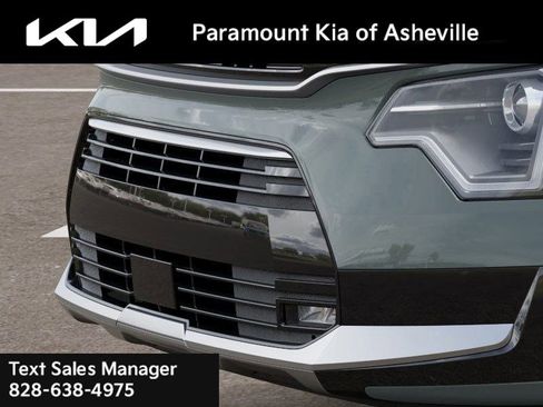 New 2025 Kia Niro EX Touring image 12