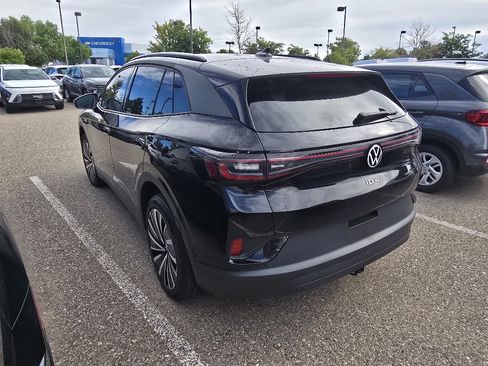 Used 2024 Volkswagen ID.4 Pro AWD/4WD image 14