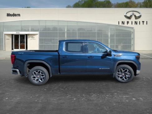 Used 2023 GMC Sierra 1500 SLE AWD/4WD image 3