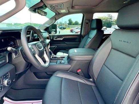 New 2025 GMC Sierra 2500 Denali w/ Denali Reserve Package image 8