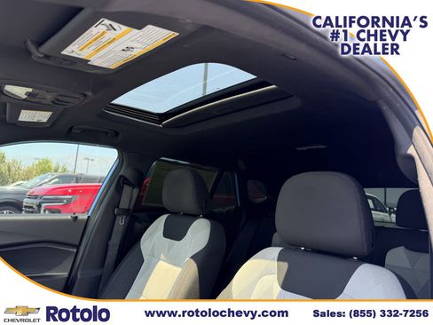 Used 2024 Chevrolet Trax RS w/ Sunroof Package FWD image 26