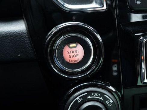 Used 2020 Nissan Titan Platinum Reserve w/ Moonroof Package image 22