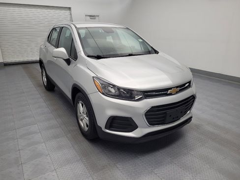 Used 2020 Chevrolet Trax LS FWD image 13