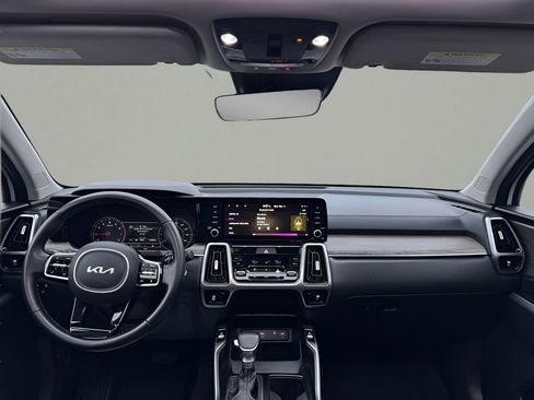 Used 2022 Kia Sorento EX w/ Panoramic Sunroof Package image 15