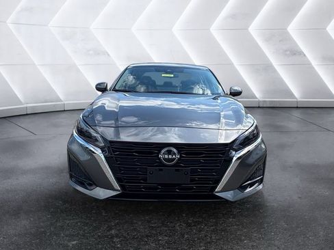 Used 2024 Nissan Altima 2.5 SV w/ SV Premium Package image 2