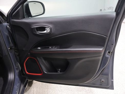 Used 2017 Jeep Compass Trailhawk w/ Cold Weather Group AWD/4WD image 24