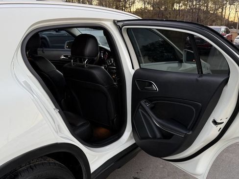 Used 2015 Mercedes-Benz GLA 250 GLA 250 4dr SUV image 14