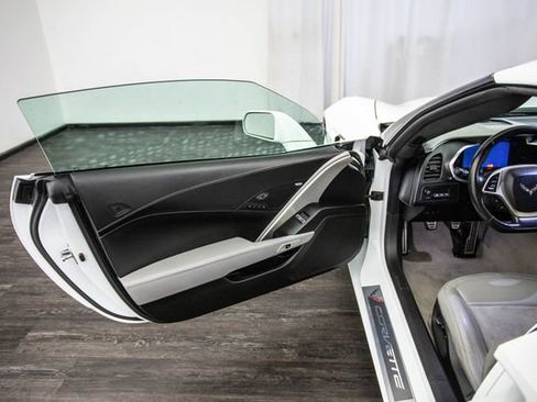 Used 2016 Chevrolet Corvette 2dr Stingray Z51 Coupe w/ 3LT Preferred Equipment Group image 16
