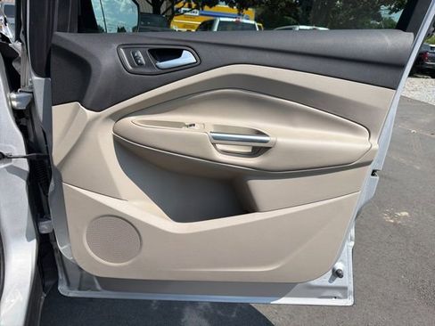 Used 2017 Ford Escape Titanium image 8