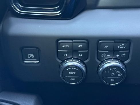 Used 2026 GMC Sierra 1500 AT4 w/ AT4 Premium Package AWD/4WD image 26