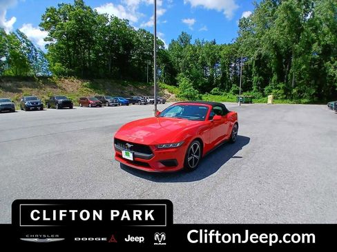 Used 2025 Ford Mustang Premium RWD image 1