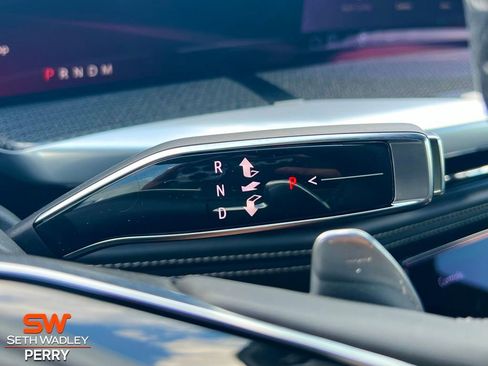 Used 2025 Cadillac Escalade V image 28