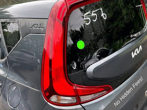 Used 2022 Kia Soul S FWD image 26