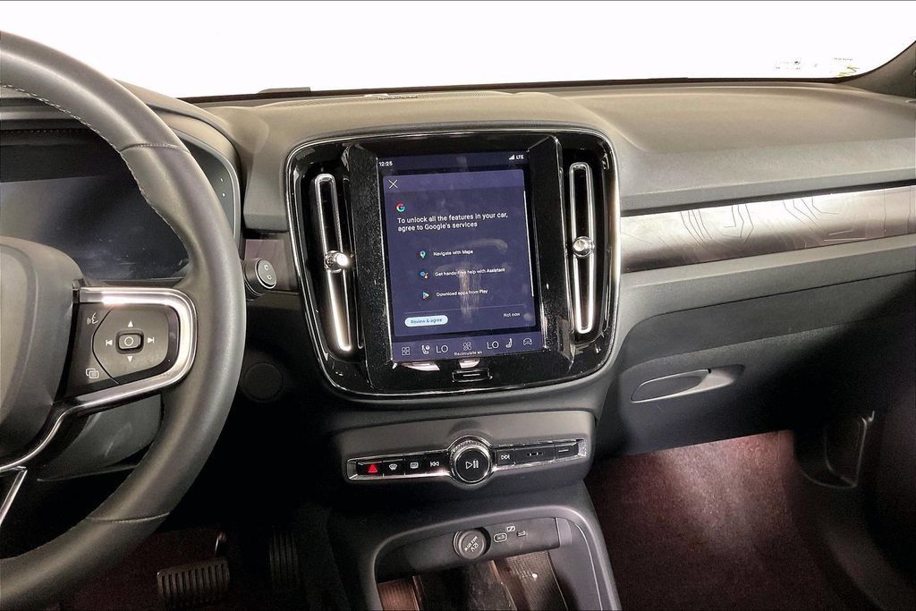 Used 2024 Volvo XC40 Recharge Ultimate w/ Protection Package Premier AWD/4WD image 5