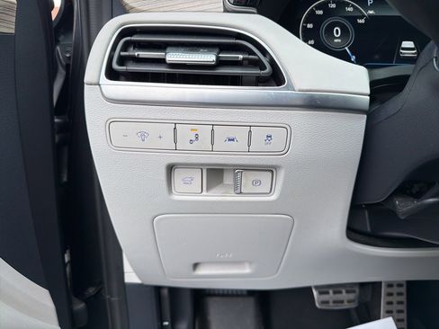 Used 2022 Hyundai Palisade Calligraphy image 38