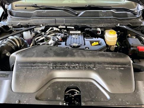 New 2026 RAM 2500 Laramie AWD/4WD image 9
