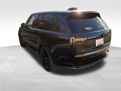 Certified 2024 Land Rover Range Rover SE image 6