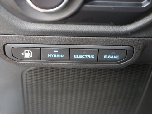 Used 2024 Jeep Wrangler High Altitude AWD/4WD image 19