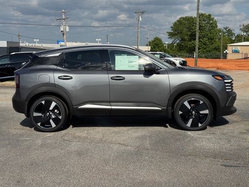 New 2025 Nissan Kicks SR image 2