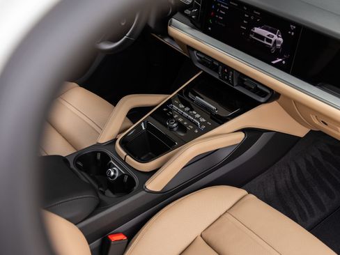 New 2026 Porsche Cayenne Coupe AWD/4WD image 31