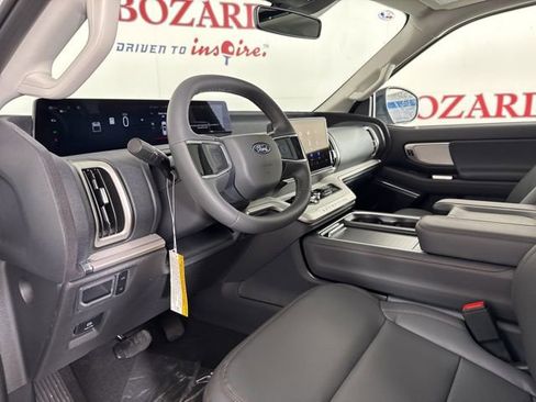 New 2025 Ford Expedition Active image 14