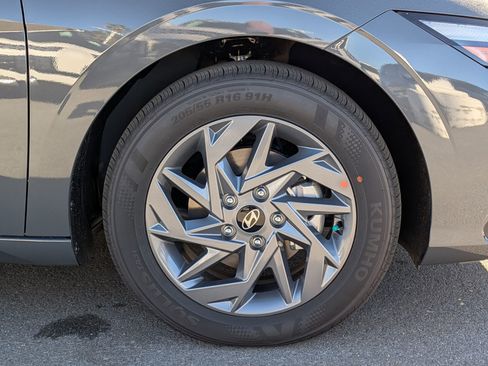 New 2026 Hyundai Elantra Blue image 7