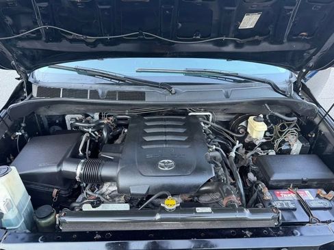Used 2011 Toyota Sequoia Platinum AWD/4WD image 38