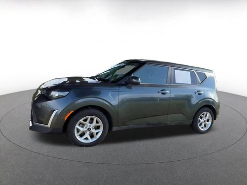 Used 2025 Kia Soul LX w/ LX Technology Package FWD image 6