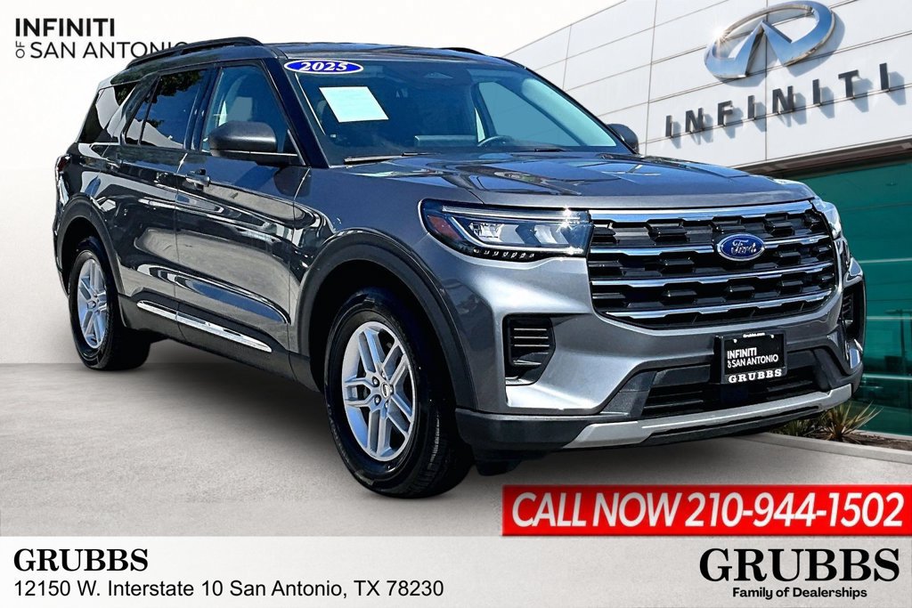 Used 2025 Ford Explorer Active RWD image 1